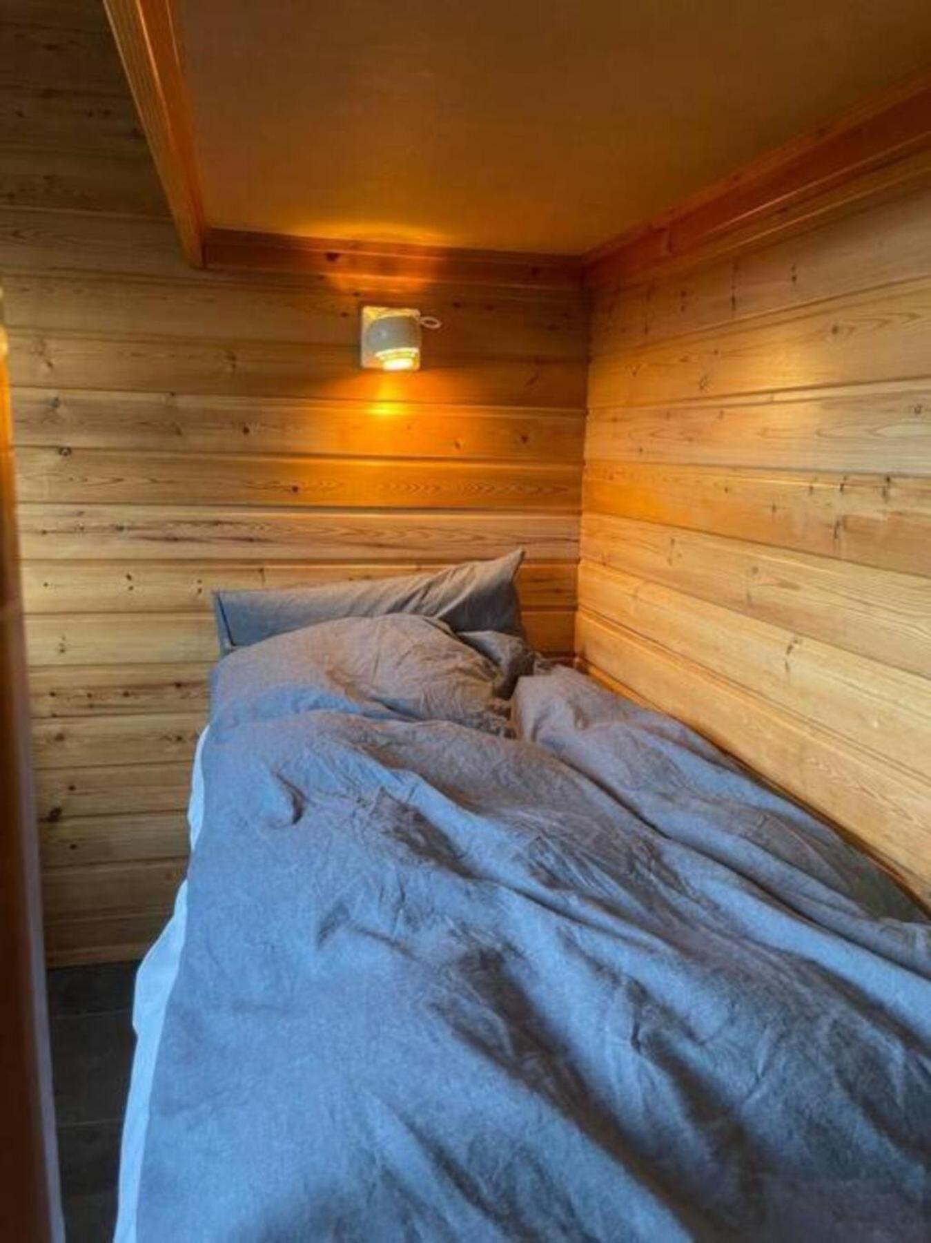 Cozy 2 Bedroom Cottage With Hot Tub Акурейри Екстериор снимка